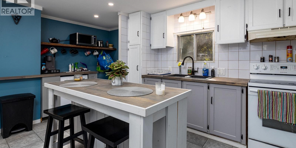 3934 KERBY STREET Terrace Photo 3 3934 KERBY STREET Terrace Photo 3